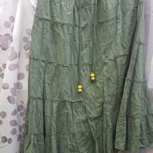 Green Old Navy maxi skirt
